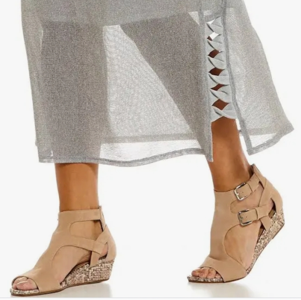 DONALD J PLINER LEATHER WEDGE SZ 8.5